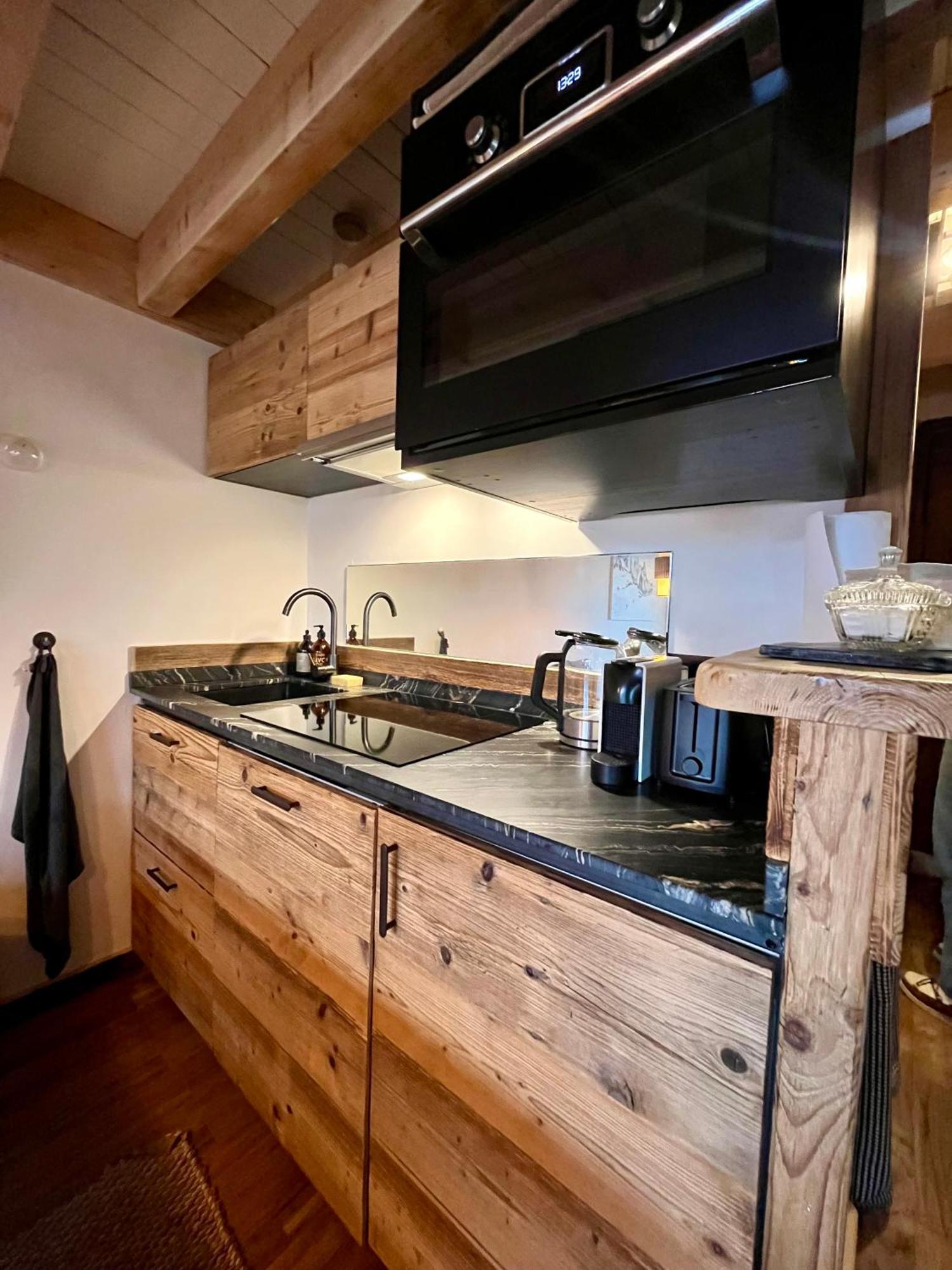 Appartement Ensoleille Aux Tines, Vue Massif Chamonix Eksteriør bilde